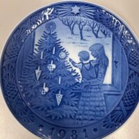 Royal Copenhagen 1981 Christmas Plate