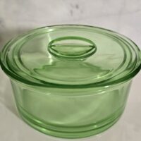 Hazel Atlas Round Refrigerator Dish w Lid, HA stamp, some chips on lid